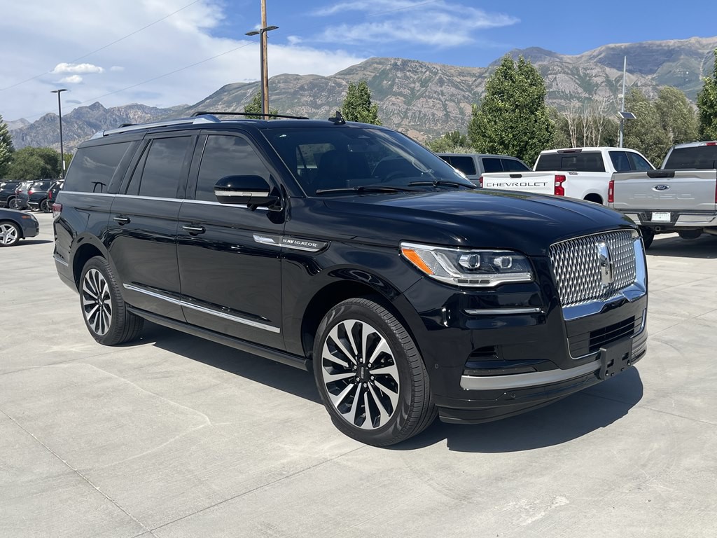 2023 Lincoln Navigator Image 1