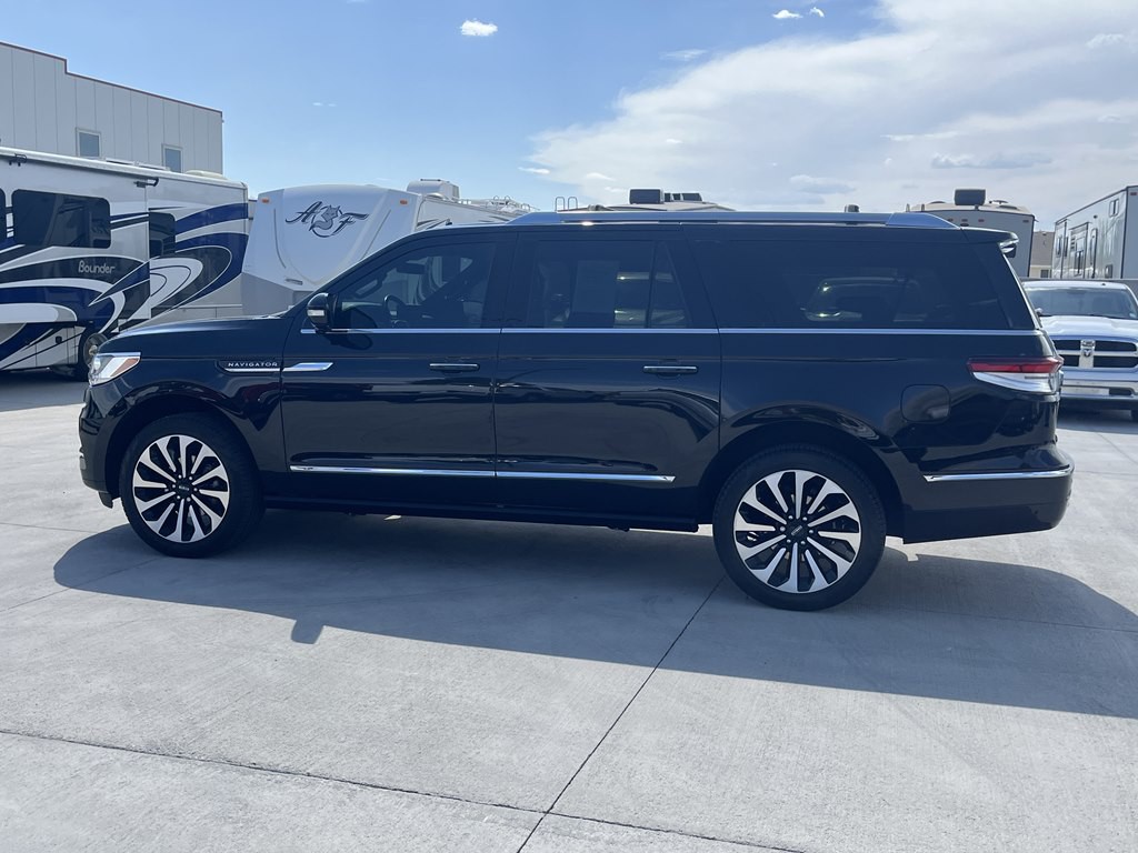 2023 Lincoln Navigator Image 6