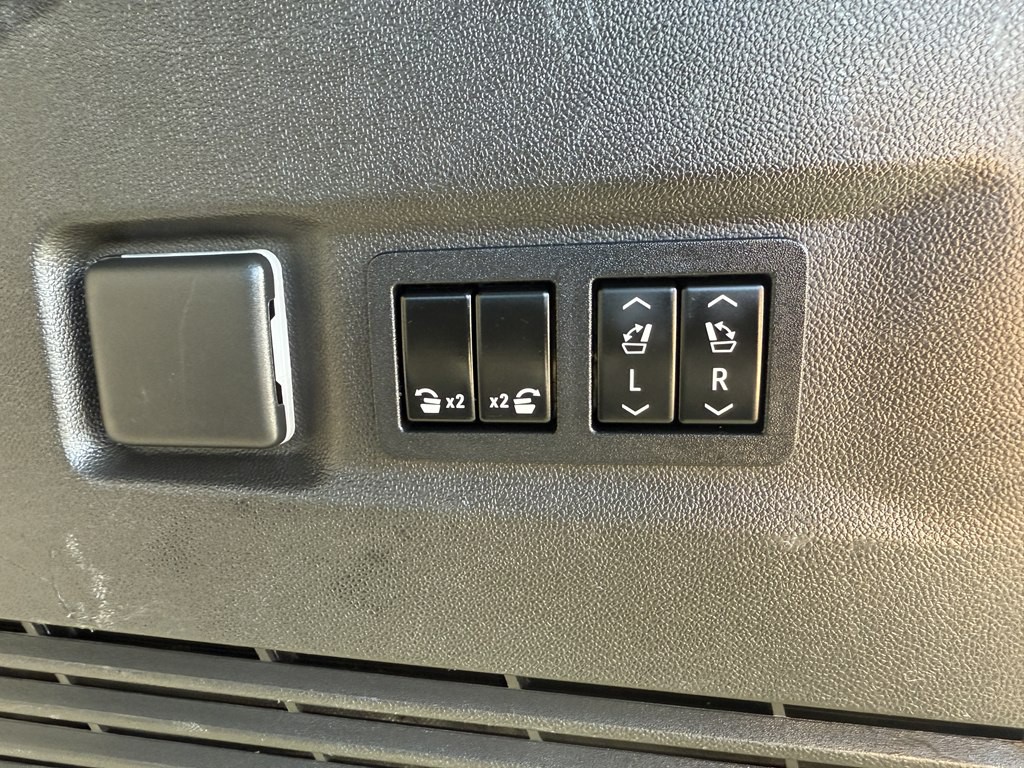 2021 GMC Yukon Image 24