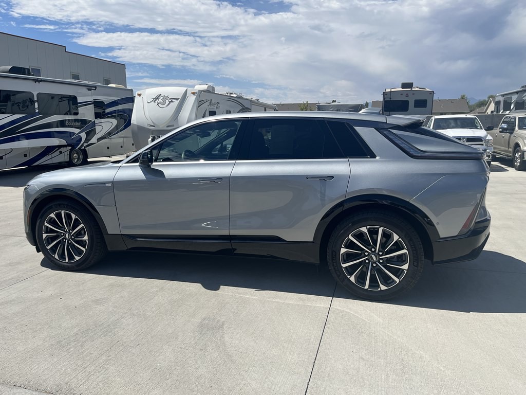 2024 Cadillac Lyriq Image 8