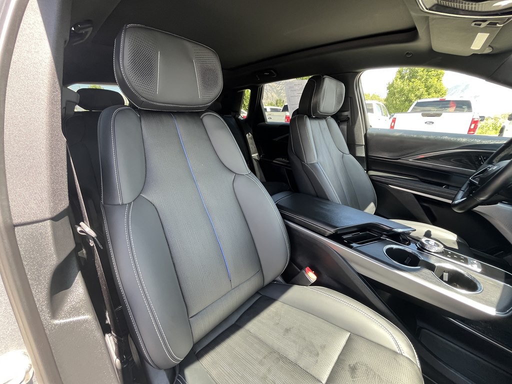 2024 Cadillac Lyriq Image 13