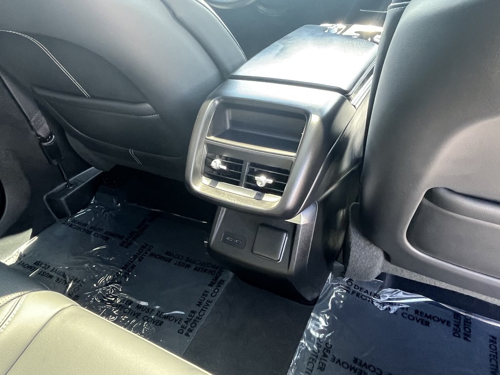 2024 Cadillac Lyriq Image 16