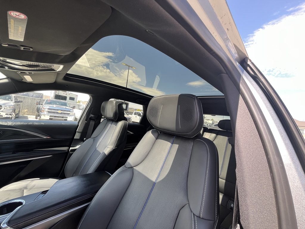 2024 Cadillac Lyriq Image 27