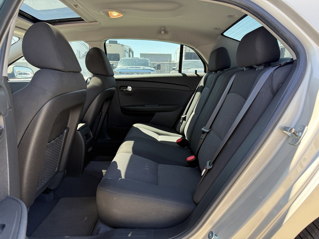 2010 Chevrolet Malibu Image 16