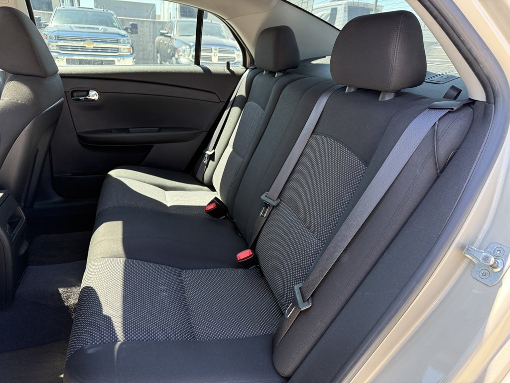 2010 Chevrolet Malibu Image 17