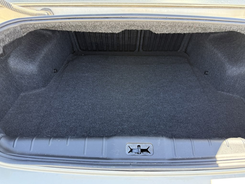 2010 Chevrolet Malibu Image 23