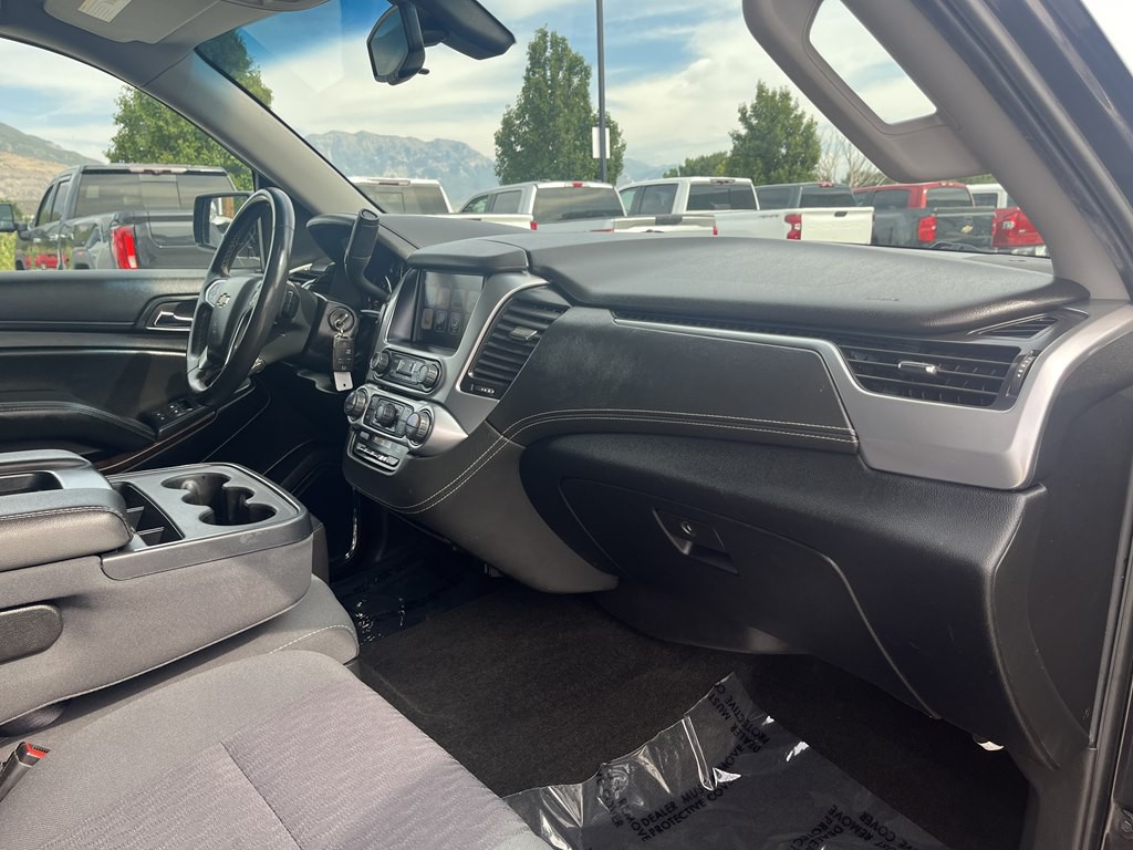 2018 Chevrolet Suburban Image 11