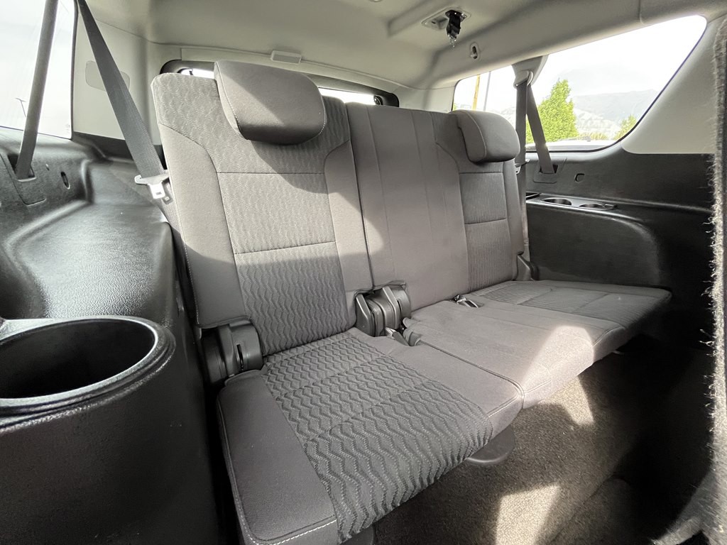 2018 Chevrolet Suburban Image 16