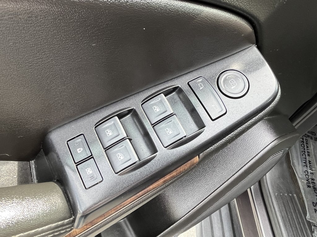 2018 Chevrolet Suburban Image 25