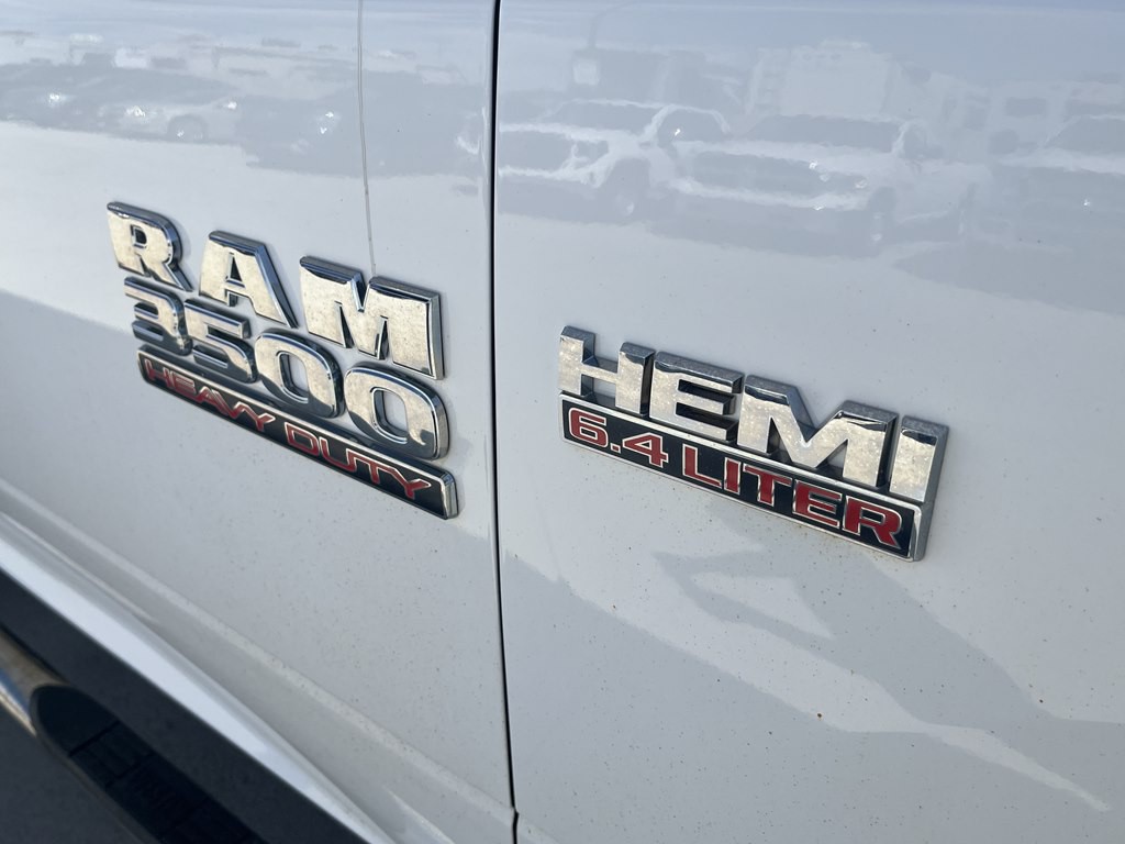 2016 RAM 3500 Image 11