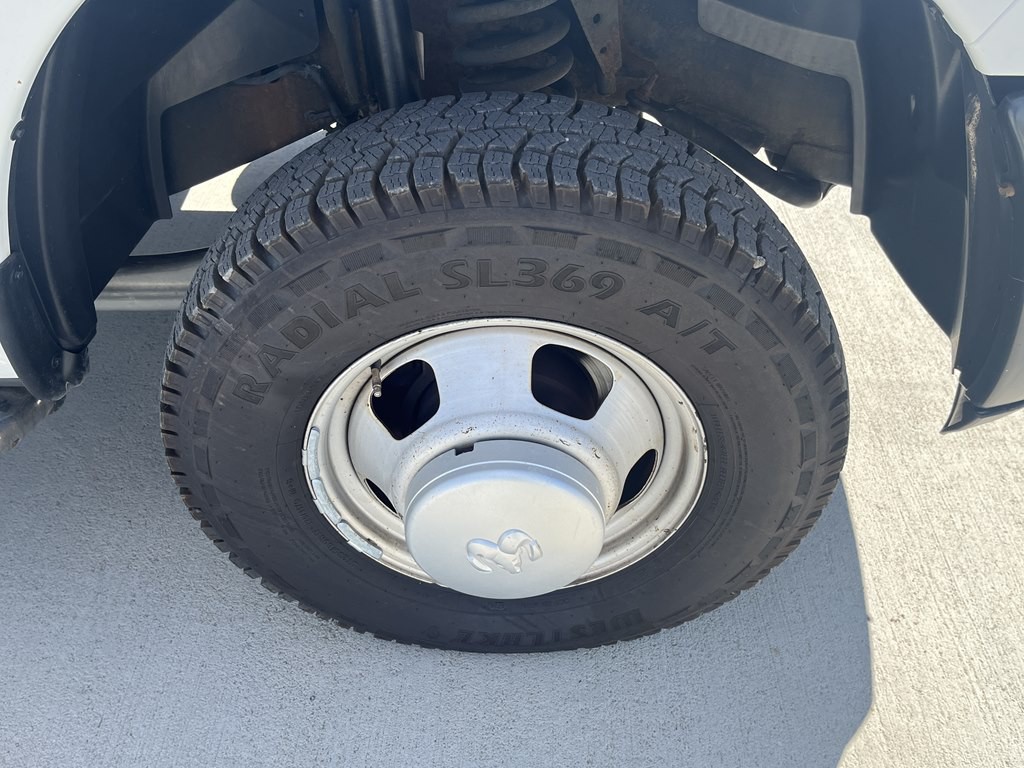 2016 RAM 3500 Image 12