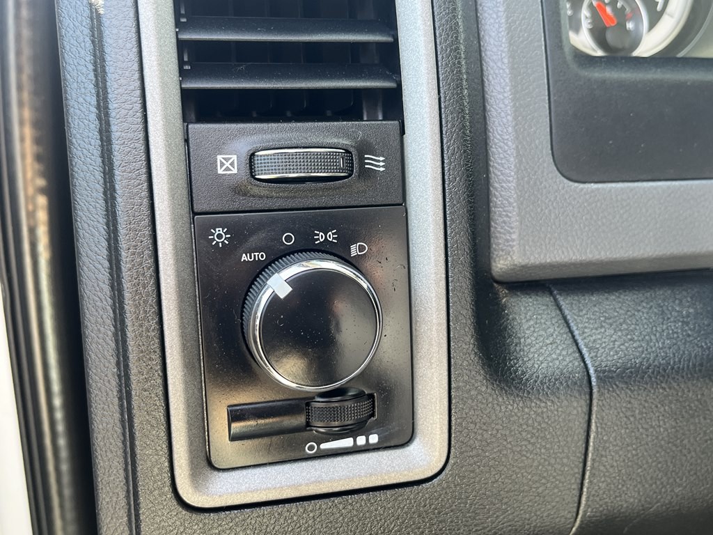 2016 RAM 3500 Image 26