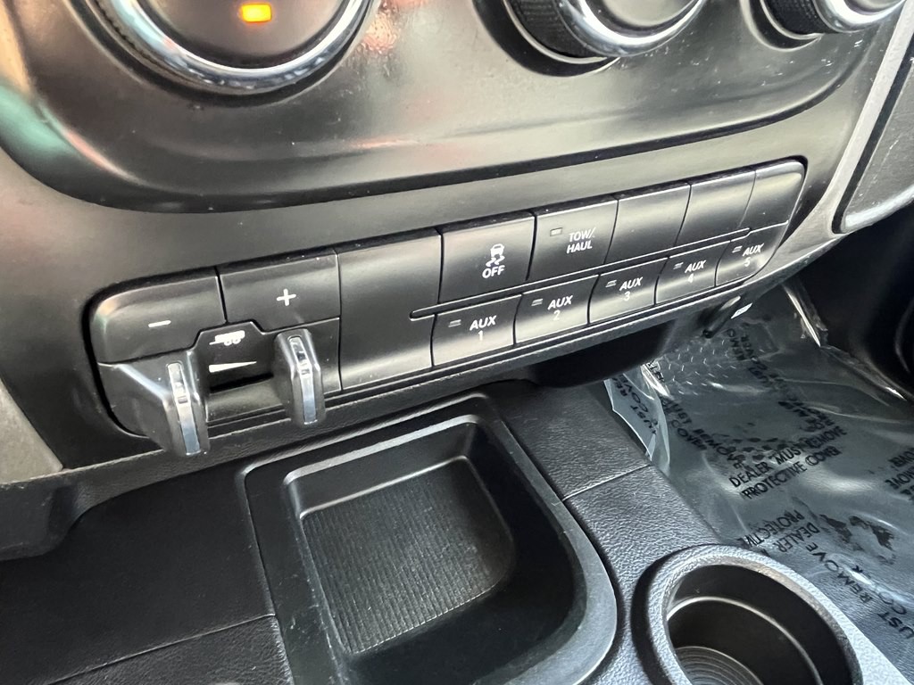 2016 RAM 3500 Image 34