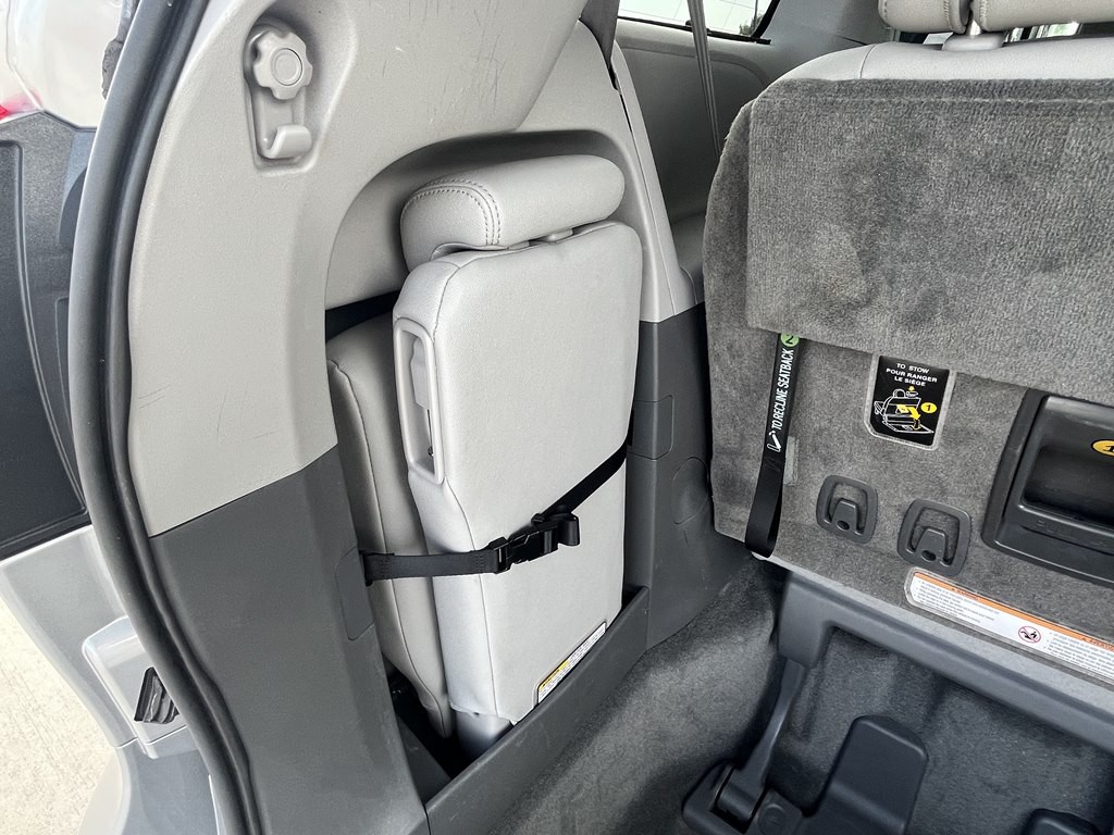 2017 Toyota Sienna Image 20