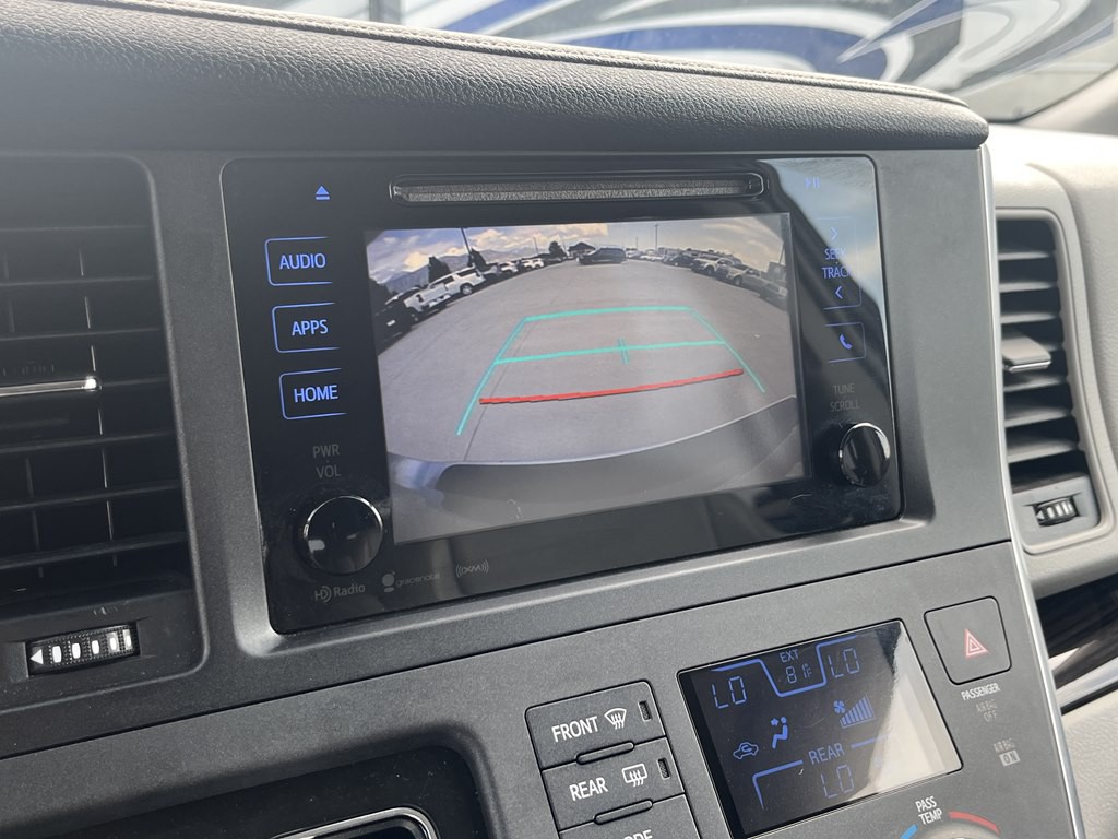 2017 Toyota Sienna Image 25