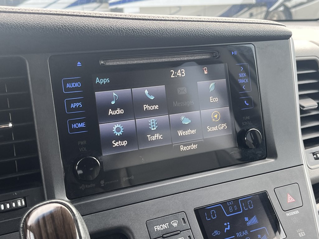 2017 Toyota Sienna Image 26