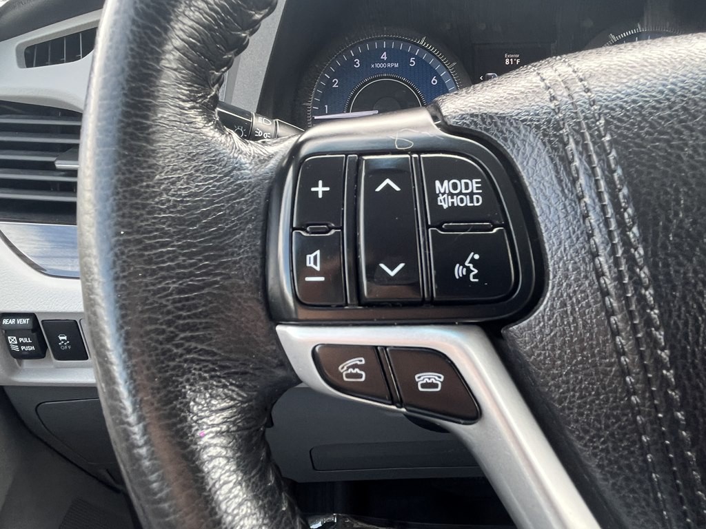 2017 Toyota Sienna Image 28