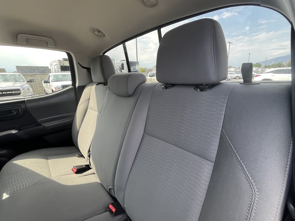 2019 Toyota Tacoma Image 21