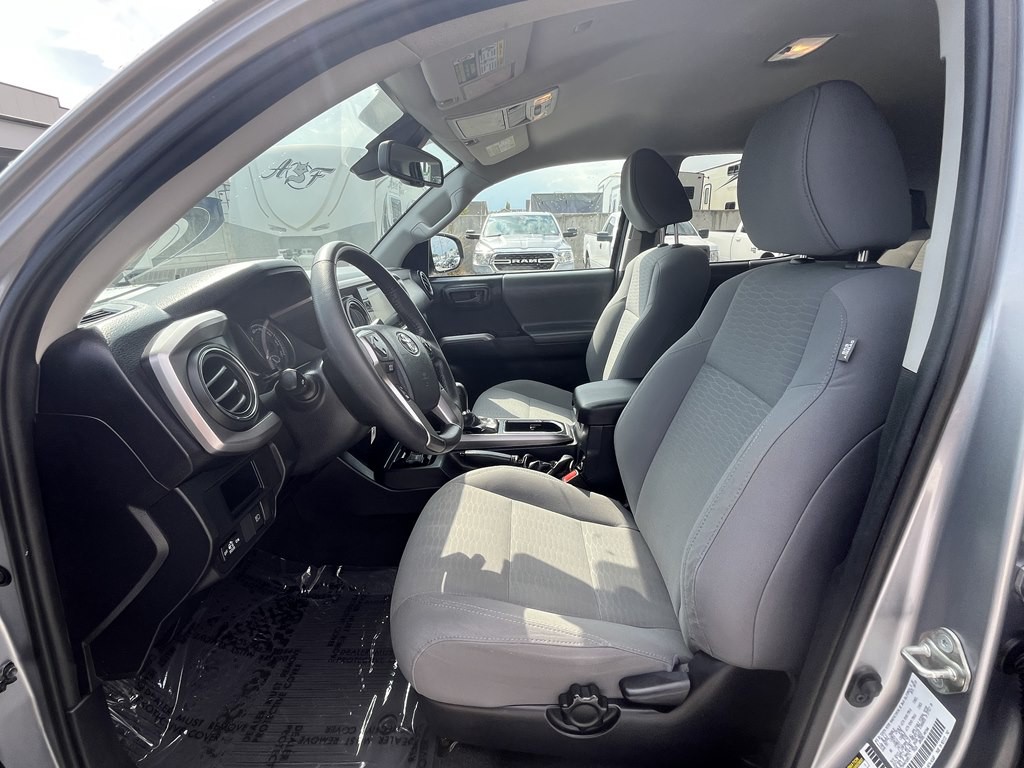 2019 Toyota Tacoma Image 24