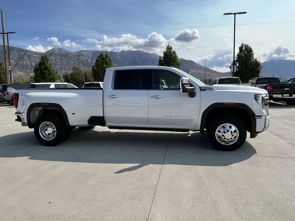 2024 GMC Sierra Image 2