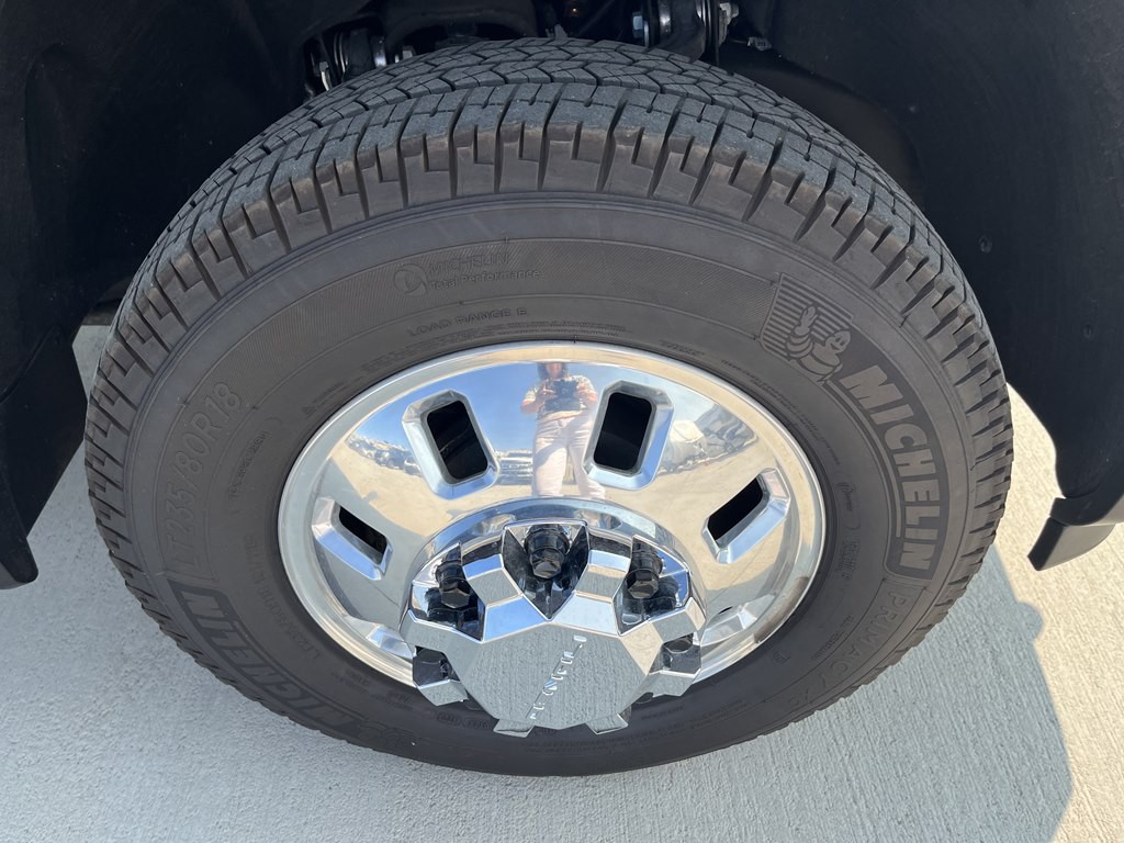 2024 GMC Sierra Image 12