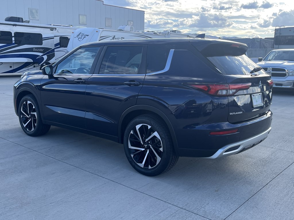 2022 Mitsubishi Outlander Image 5