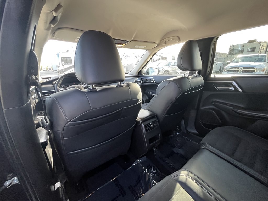 2022 Mitsubishi Outlander Image 21