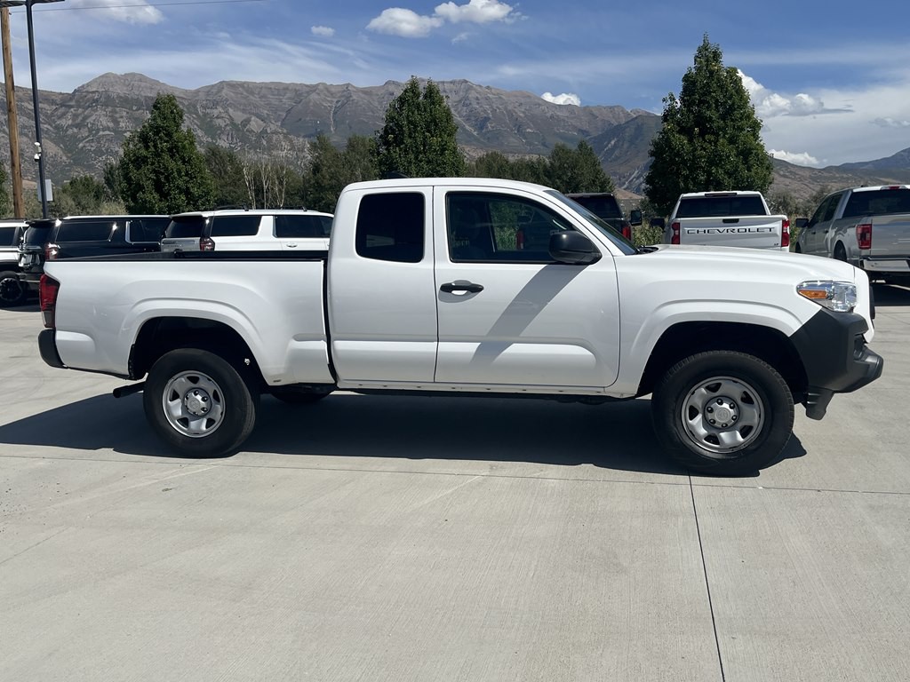 2023 Toyota Tacoma Image 2