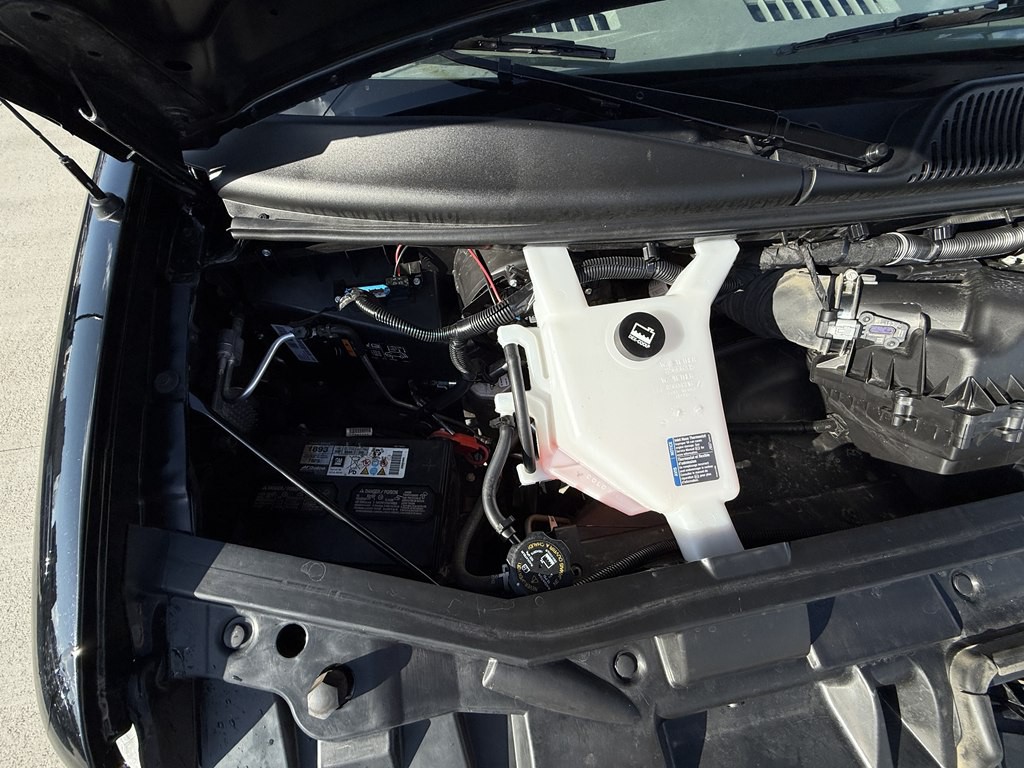 2023 Chevrolet Express Image 10