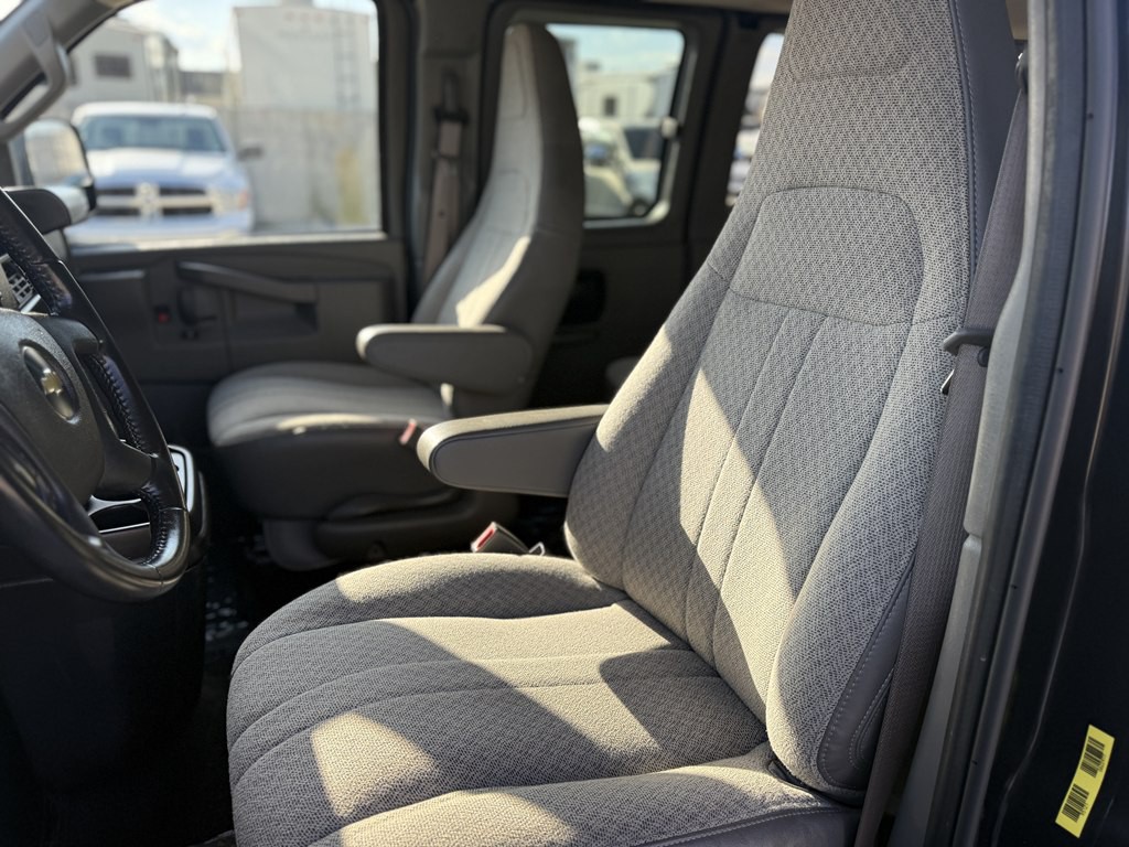 2023 Chevrolet Express Image 15