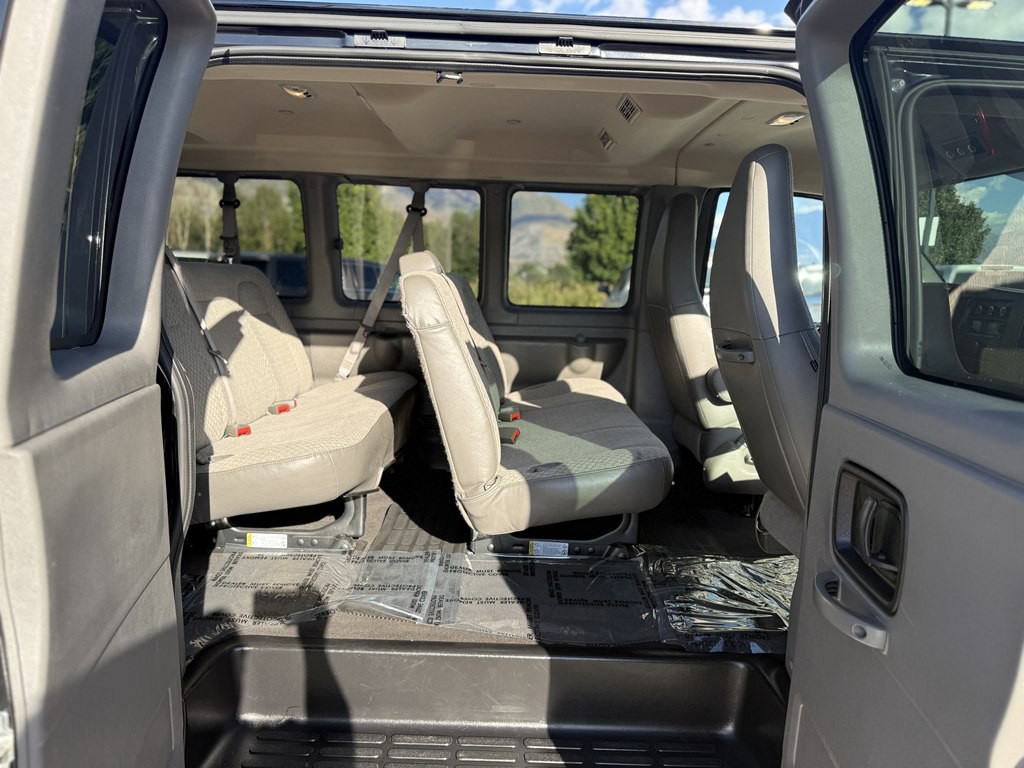 2023 Chevrolet Express Image 16
