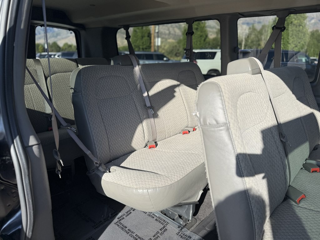 2023 Chevrolet Express Image 17