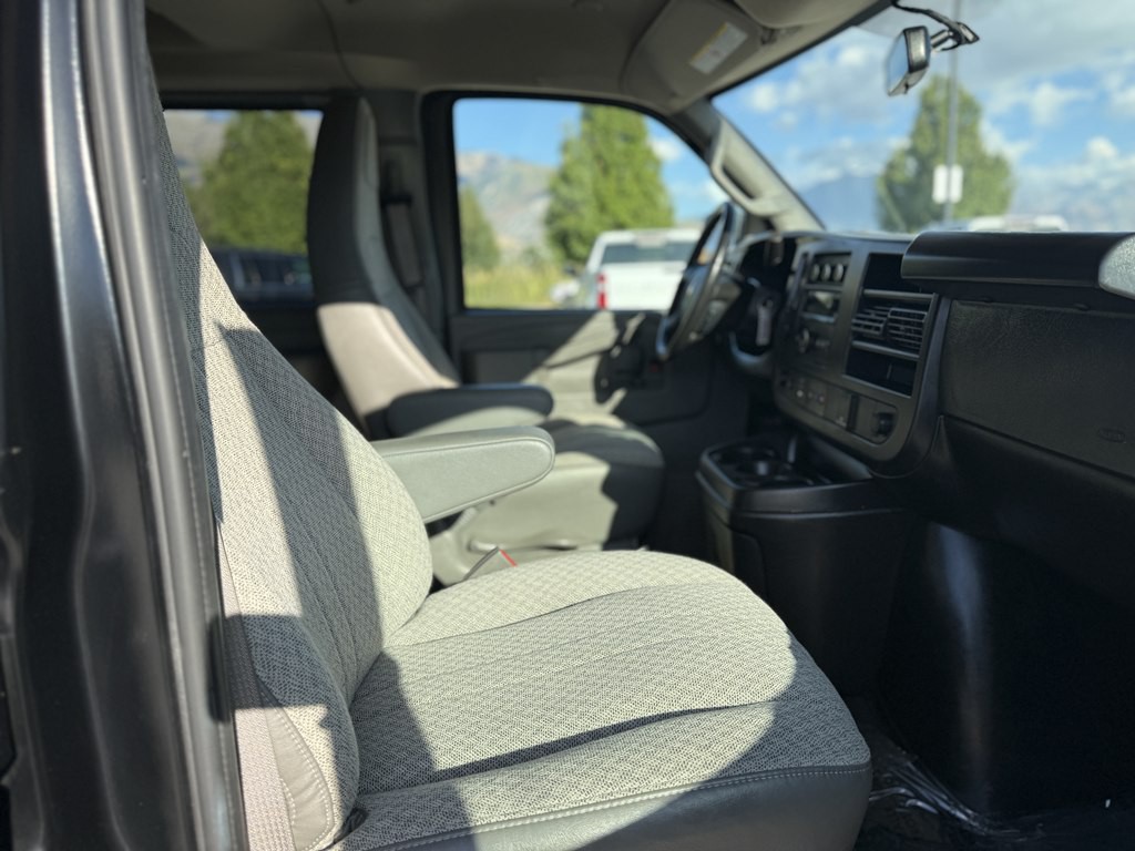 2023 Chevrolet Express Image 26