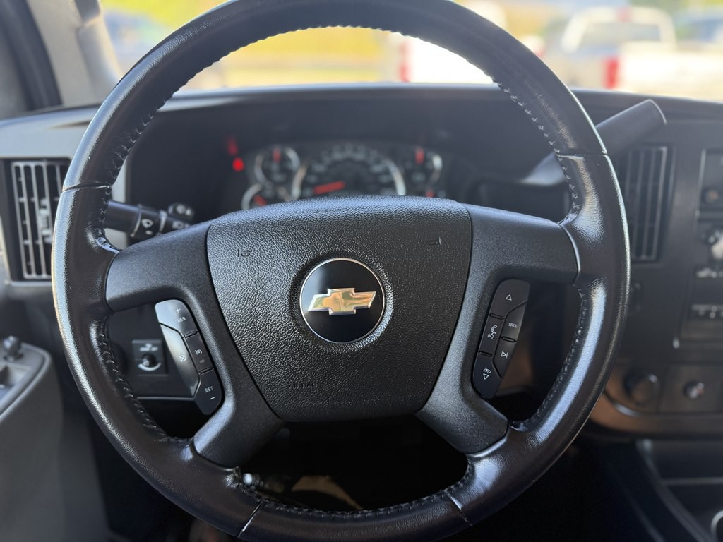 2023 Chevrolet Express Image 29