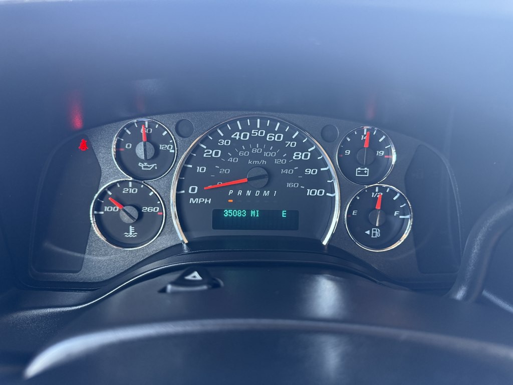 2023 Chevrolet Express Image 32