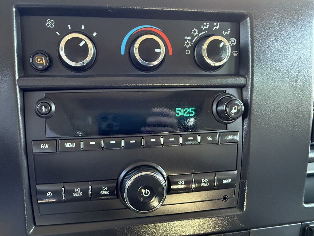 2023 Chevrolet Express Image 35