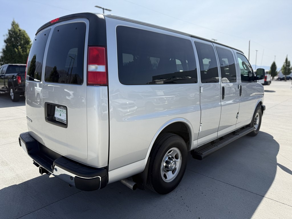 2019 Chevrolet Express Image 3