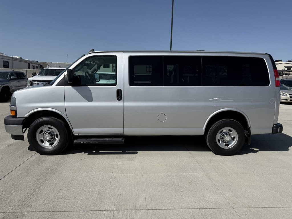 2019 Chevrolet Express Image 6