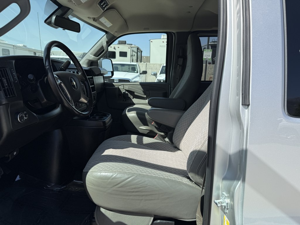 2019 Chevrolet Express Image 15