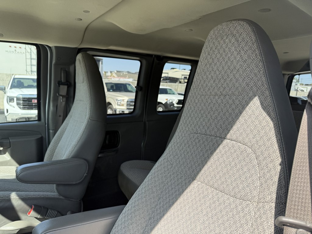 2019 Chevrolet Express Image 16