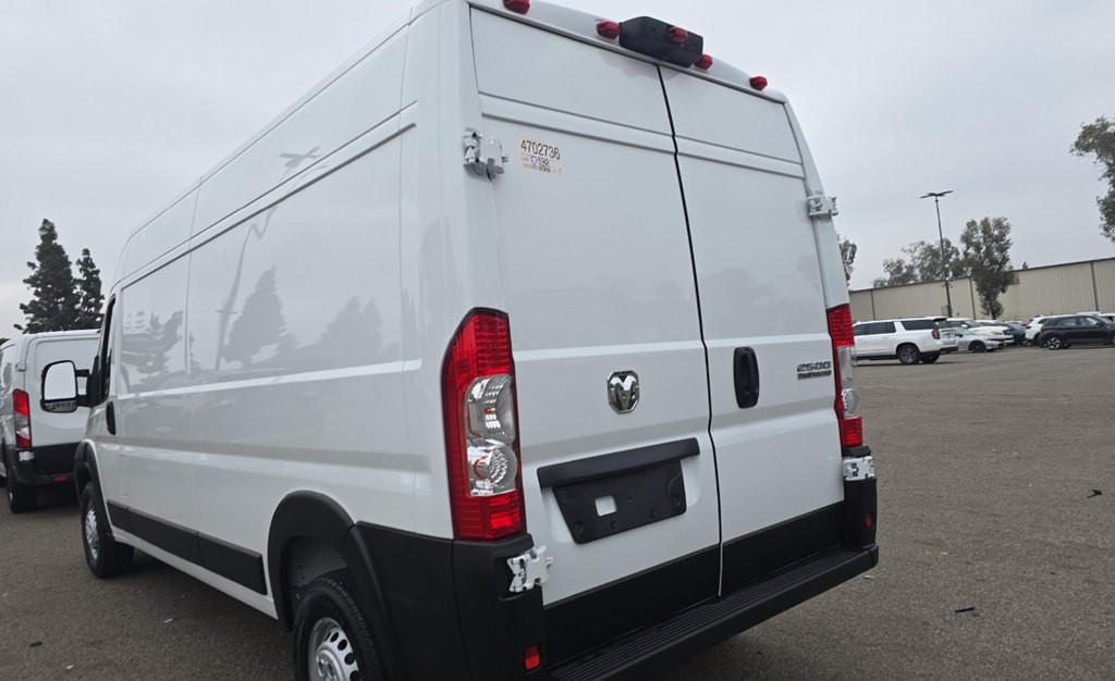 2025 RAM Promaster Image 6