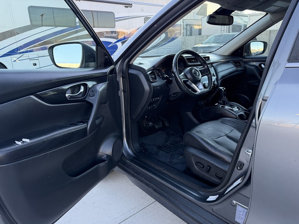 2018 Nissan Rogue Image 15