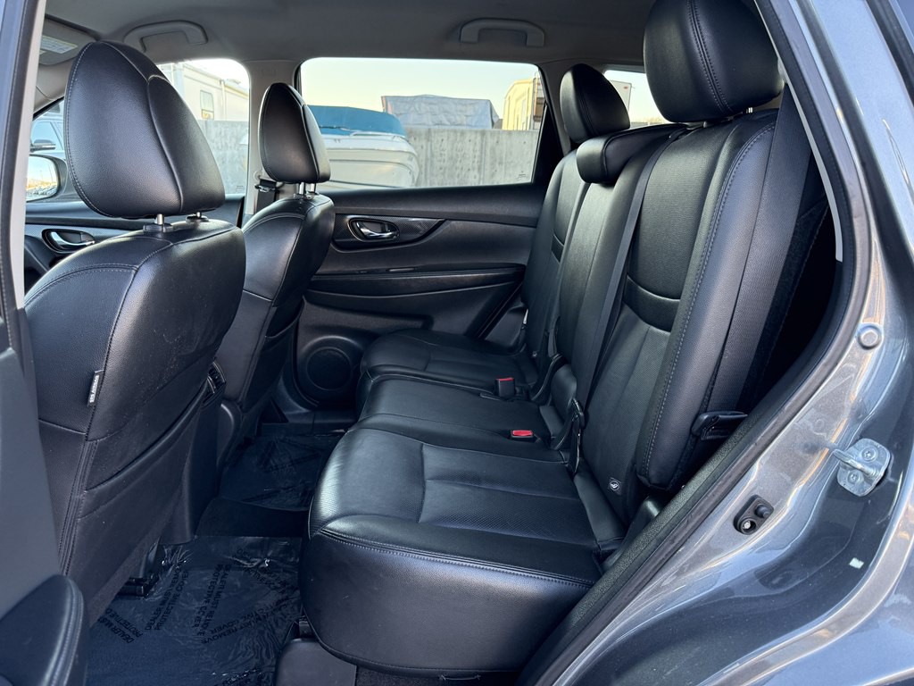 2018 Nissan Rogue Image 18