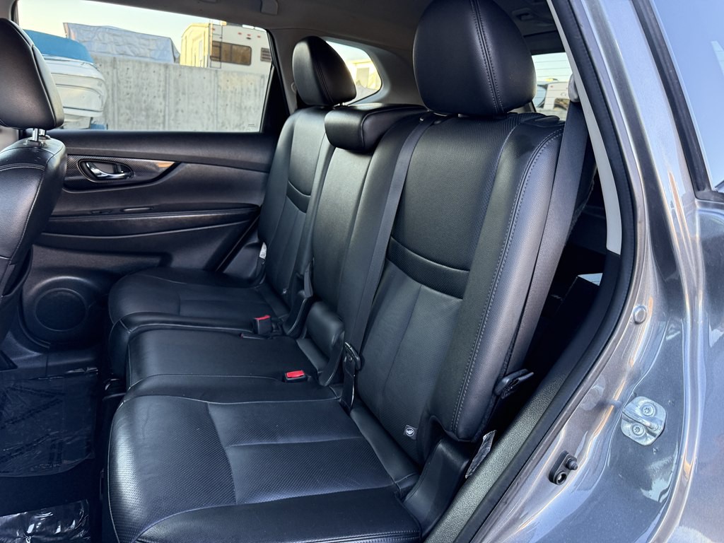 2018 Nissan Rogue Image 19