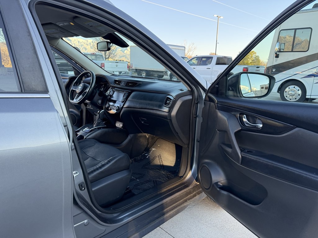 2018 Nissan Rogue Image 22