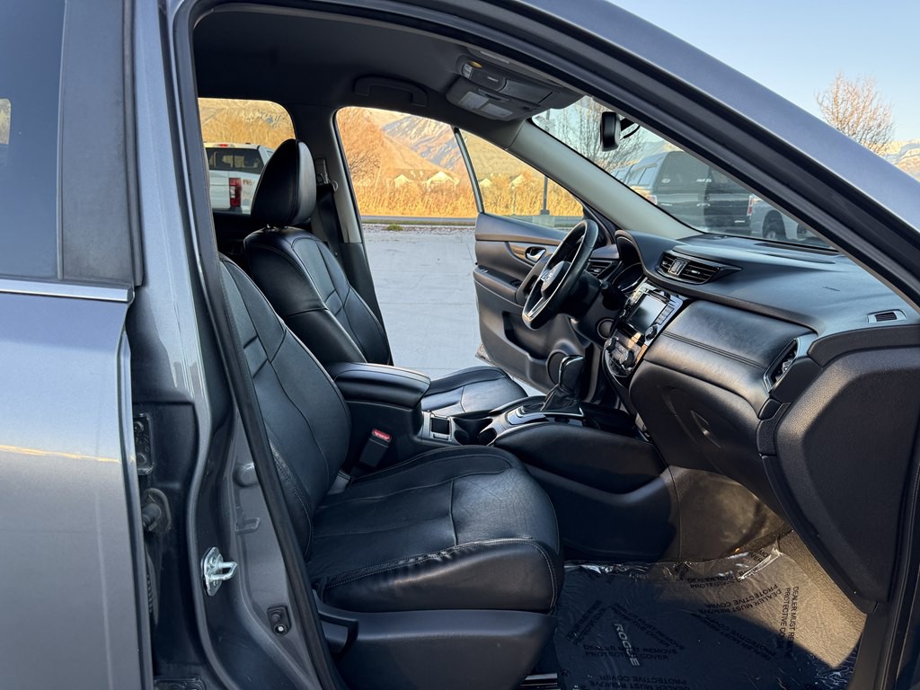 2018 Nissan Rogue Image 23