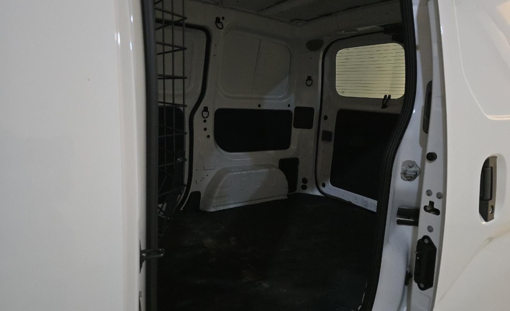 2021 Nissan NV200 Image 9