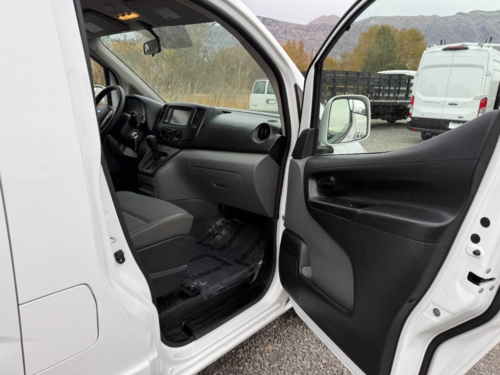 2021 Nissan NV200 Image 16