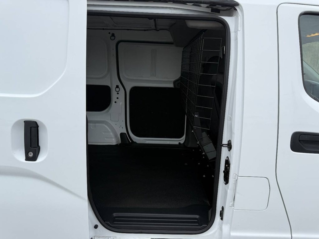 2021 Nissan NV200 Image 25