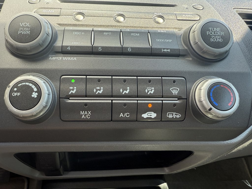 2010 Honda Civic Image 30